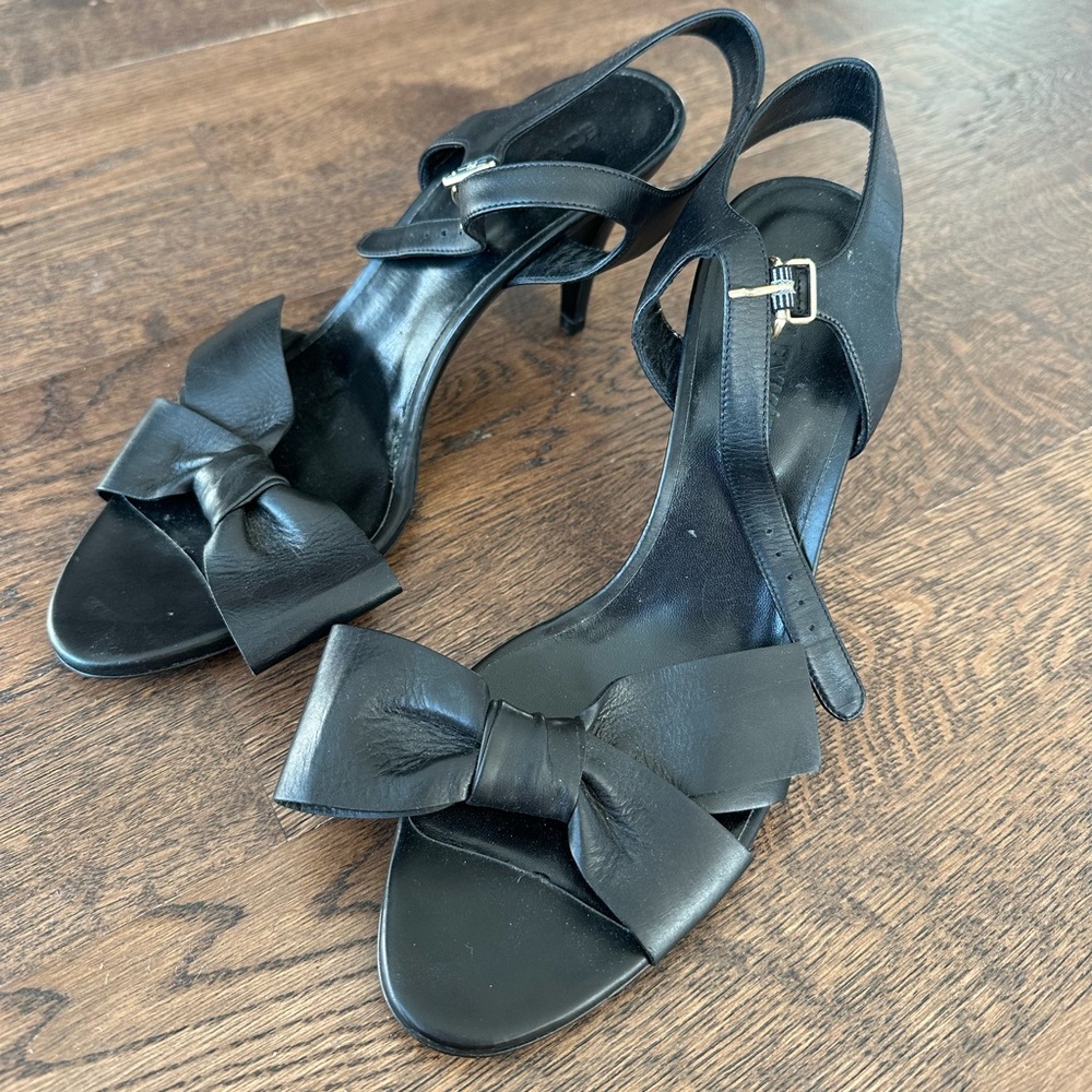 NWOT Sonya Ryker Black Leather Heels with Bow Detail – Size 39 (US 8.5-9)